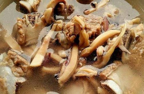 牛排骨板栗鲍鱼粥的做法