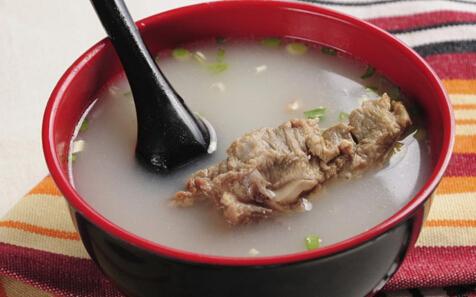 骨头藕汤，滋养身心的一碗汤，做法详解与益处解析
