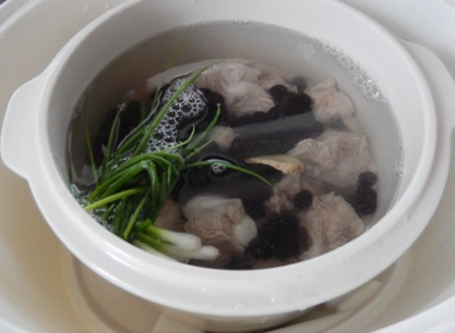 煲黑豆汤的做法