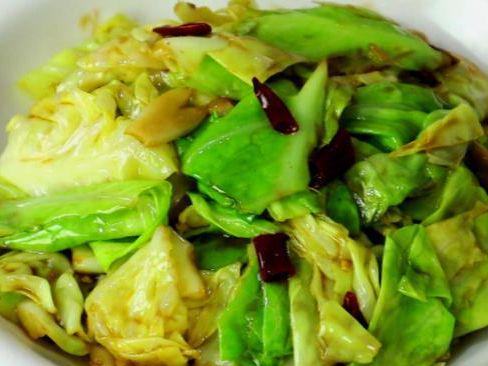 夏日清爽佳肴，凉拌元葱豆腐丝的制作与功效解析