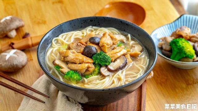 拉面豆腐干的魅力，一碗简单的美食，暖胃更暖心