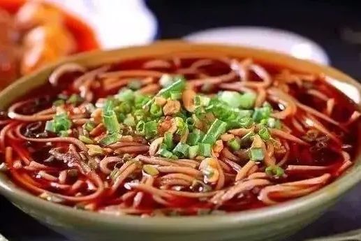 饸饹面的魅力，传统美食的现代演绎
