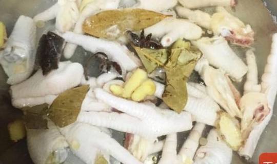 秘制蒜蓉鸡脚的做法