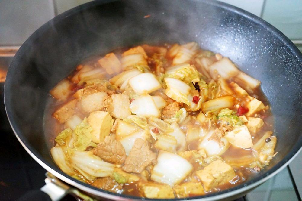 家常美味，白菜炖水豆腐，温暖你的心和胃