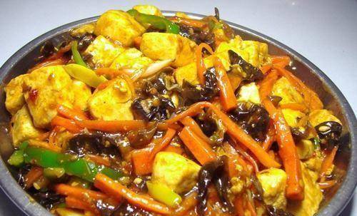 豆腐粉条大肉，家常美食的温暖魅力