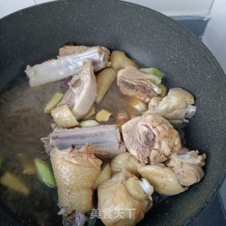 排骨炖河南山药的做法