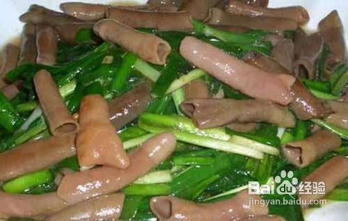 家常美食新滋味，咸鱼炒饼子的魅力探秘