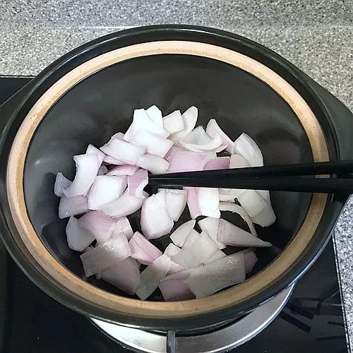 肉炖蘑菇豆腐，滋养身心的一道家常美味