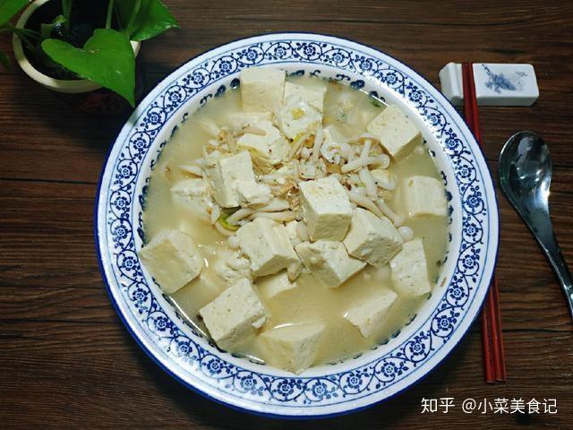 肉炖蘑菇豆腐，滋养身心的一道家常美味