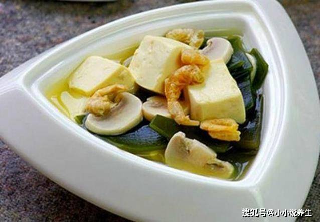 豆腐豆瓣汤，家常美味，营养滋补的温暖佳肴