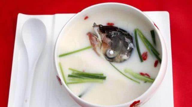 鲤鱼豆腐炖鸡蛋，营养美味的家常滋补佳肴