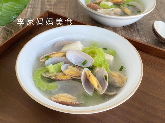 豆腐苦瓜花甲汤，夏日消暑养生的美味佳肴