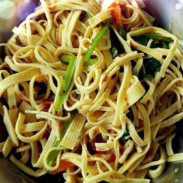 干豆腐丝拌藕片，清爽美味，营养满分！