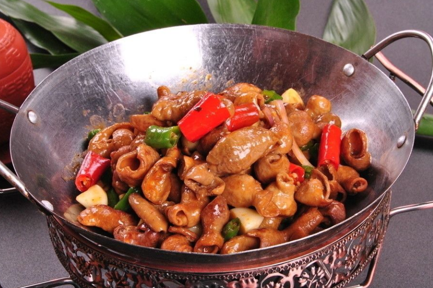 生炒肥肠，传统美食的魅力与家常做法解析