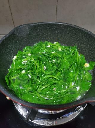 豆苗做汤大厨的做法