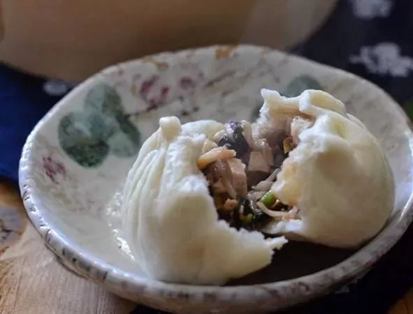 豆腐木耳虾仁炖盅，美味养生，一盅满足你的味蕾与健康