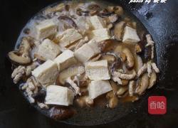 蘑菇冻豆腐猪肉的做法