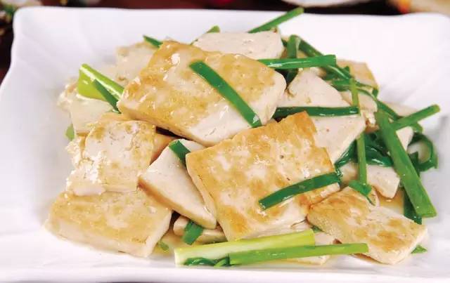 豆腐白菜蘸水，家常美食的简便魅力