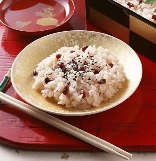 红瓜子炖干豆腐，传统美食的滋补新篇章