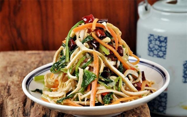 豆腐丝汤加墨鱼的鲜美秘籍，滋养身心，简单易做