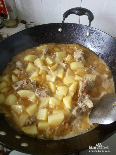 土豆红烧排骨炖锅的做法