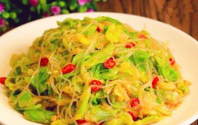 家常美味，包菜粉条干豆腐的搭配与烹饪技巧