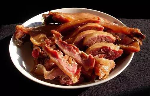 排骨加泥鳅炖豆腐，鲜美滋补的家常佳肴