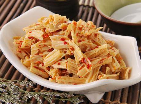 鱼豆腐炖腐竹，美味营养的双重享受