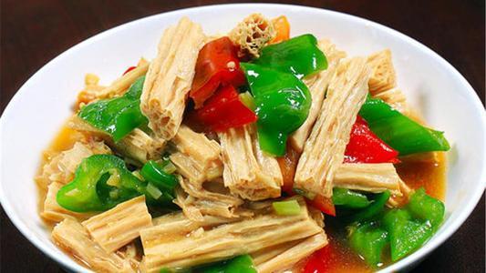 鱼豆腐炖腐竹，美味营养的双重享受