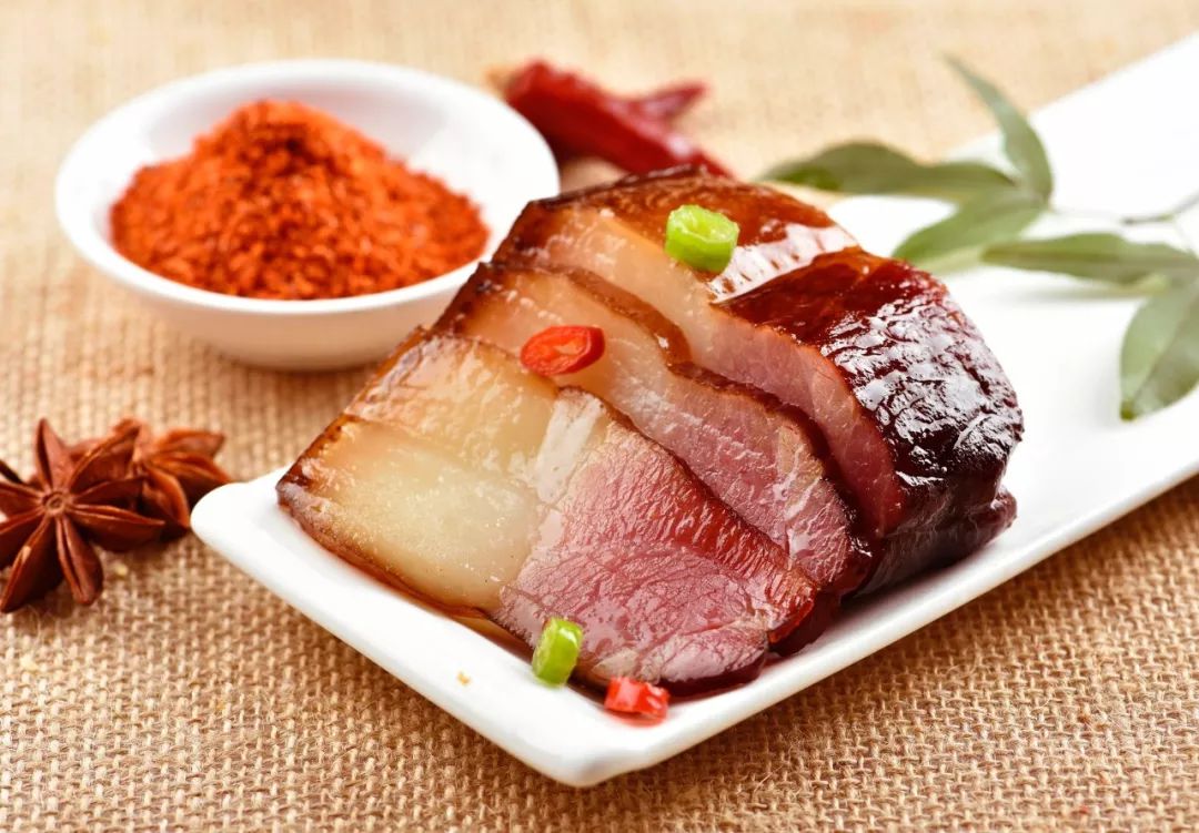 探寻汉中美食，西乡的独特魅力——西乡腊肉的制作与享用