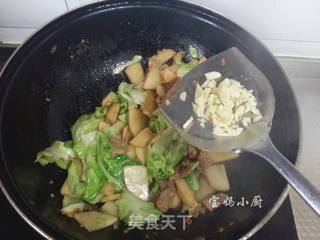 土豆炖包菜鸡蛋做法