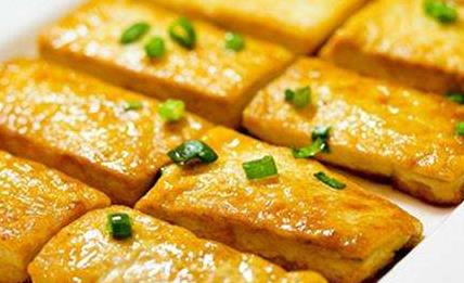 手撕嫩豆腐，家常美食的细腻口感与营养奥秘