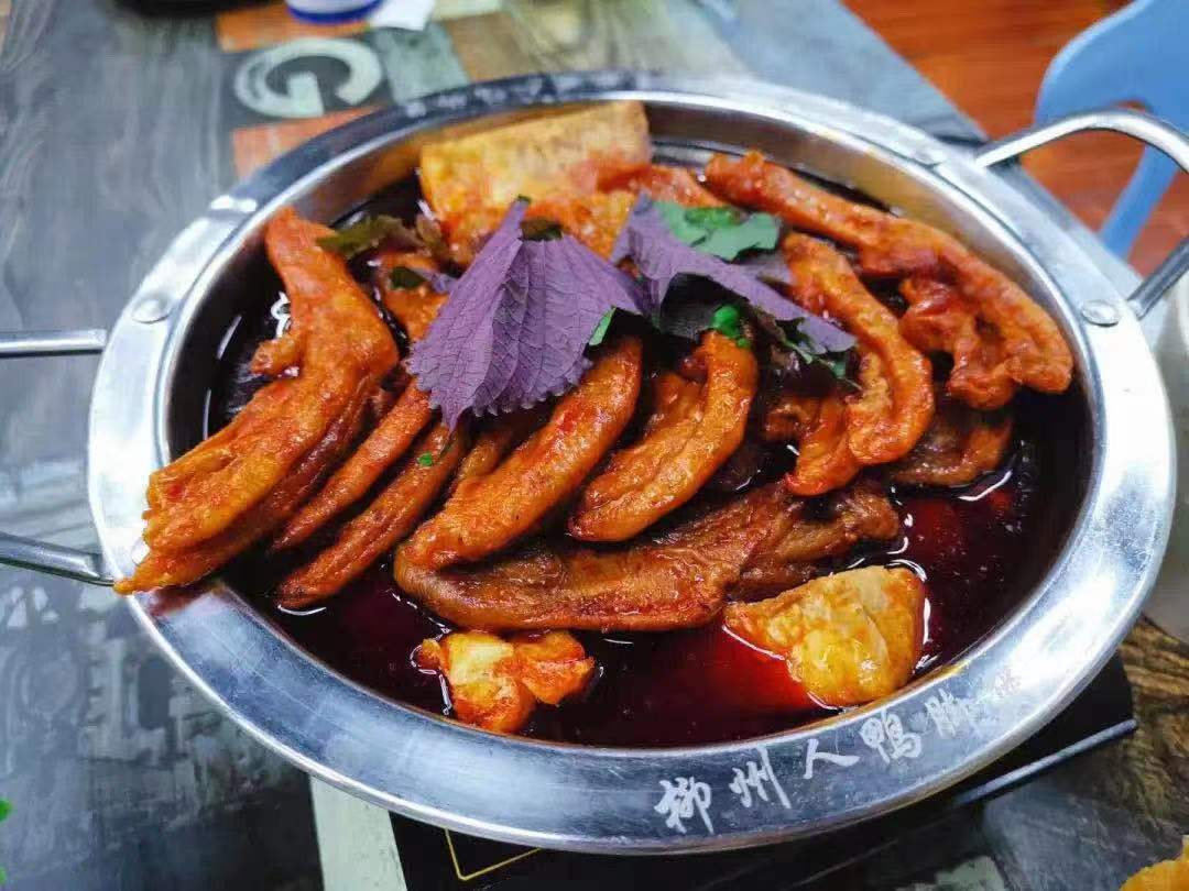 咸鸭脚煲，传统风味的美味炖煮指南