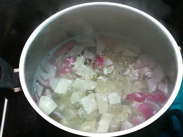 猪肉洋葱豆腐炖汤，滋养身心的一道家常美味