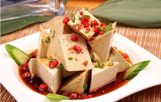 乐山豆腐咔咔，家常美食的魅力与简便做法解析