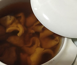 滋补鱼胶煲汤的做法