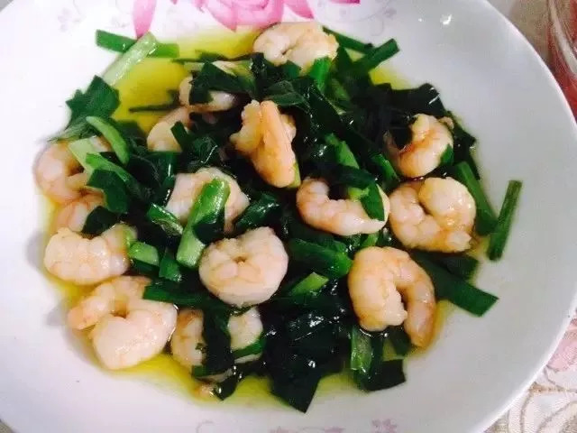 韭菜鱼豆腐虾仁，鲜美组合，营养满分！