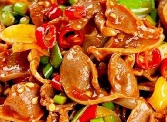家常美味，泡酸辣红萝卜的制作秘诀与保健功效