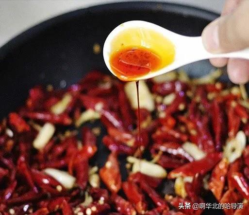 贵州遵义辣子鸡，香辣诱人，传统美食的魅力解析