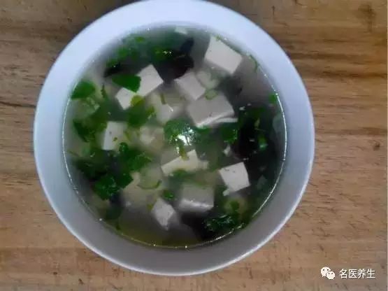 木耳豆腐猪干汤，一碗滋养身心的心灵滋补汤