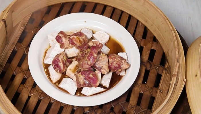 竹笼蒸排骨的家常做法