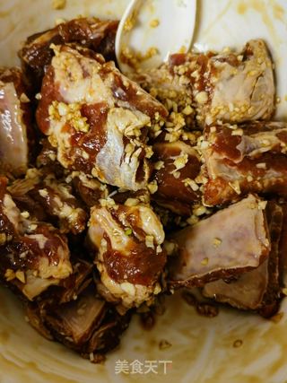 电饭锅蒸蒜香排骨的做法