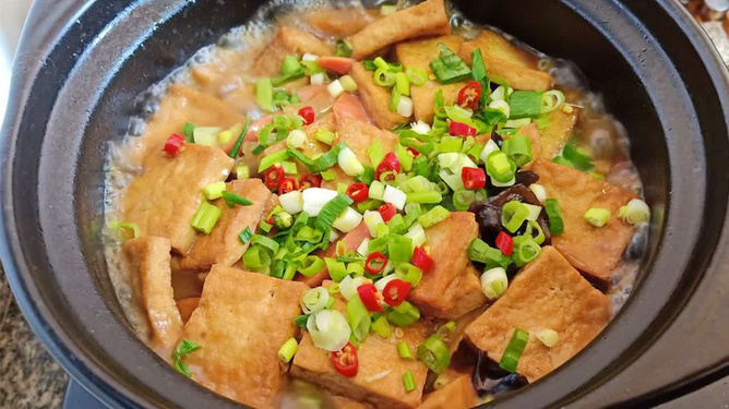 健康美味自煮佳品，有机黑豆腐煲的制作与功效