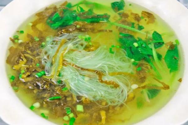 红萝卜炖豆腐，滋养身心的一道家常美味