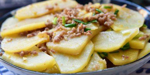 咸菜烧豆腐鱼，家常美味，鲜香四溢