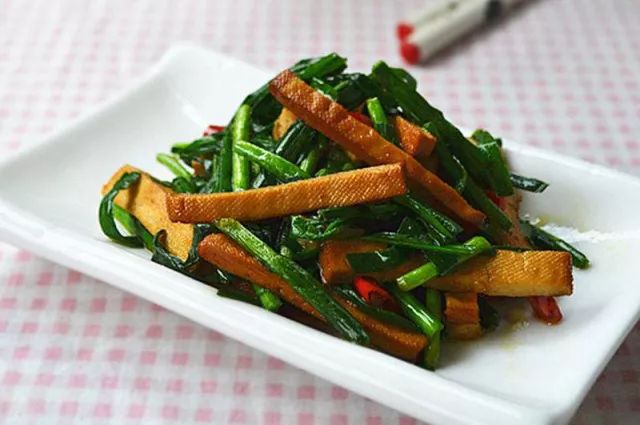 韭菜酱油豆腐，家常美食的健康秘密
