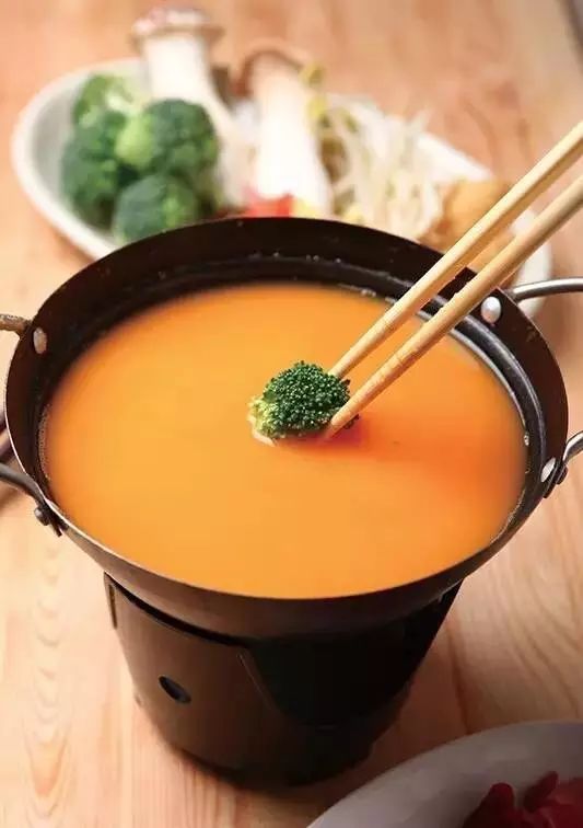南瓜浓汤豆腐粥，温暖冬日里的美味养生佳品