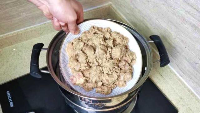 粉蒸排骨蒸腐竹的做法