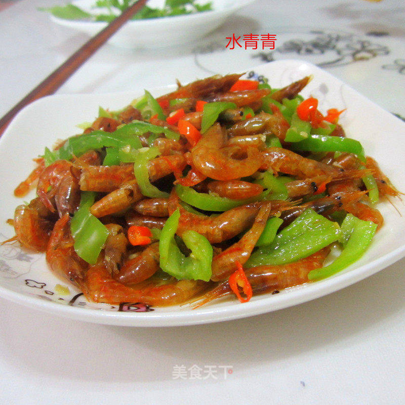 青椒炒小虾，家常美食的鲜美秘诀