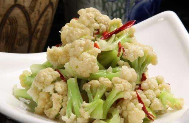 家常花菜炒豆腐，美味与营养的完美融合